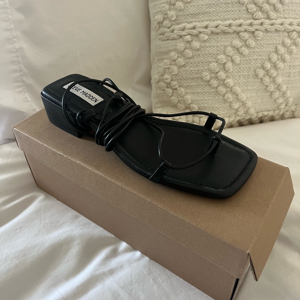 BRAND NEW STEVE MADDEN HEELS